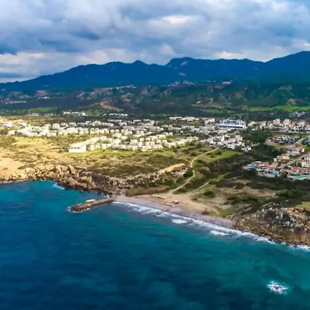 公寓 Mountain & Seaview Penthouse In A Village2 Agios Georgios (Girne)