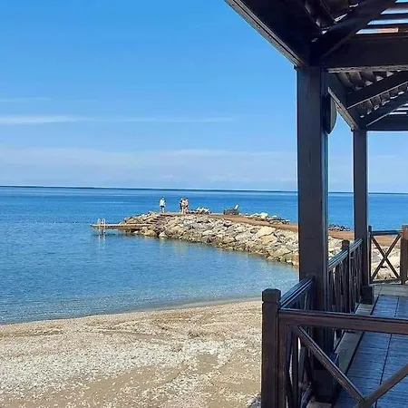 Mountain & Seaview Penthouse In A Village2 Apartament Agios Georgios (Girne)