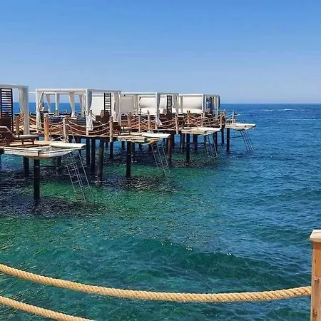 Mountain & Seaview Penthouse In A Village2 Apartament Agios Georgios (Girne)